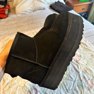 Black Platform Uggs